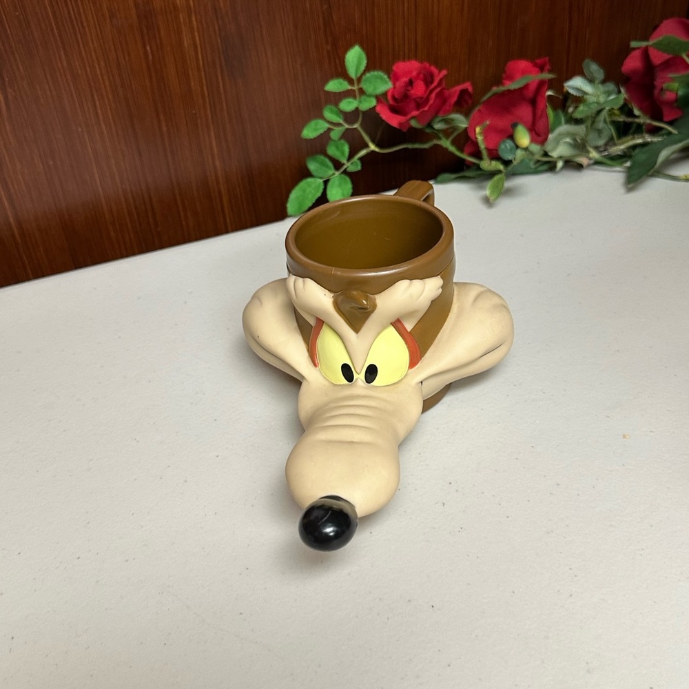 Warner Bros Looney Tunes Mug Coyote face mug - Picture 8 of 10